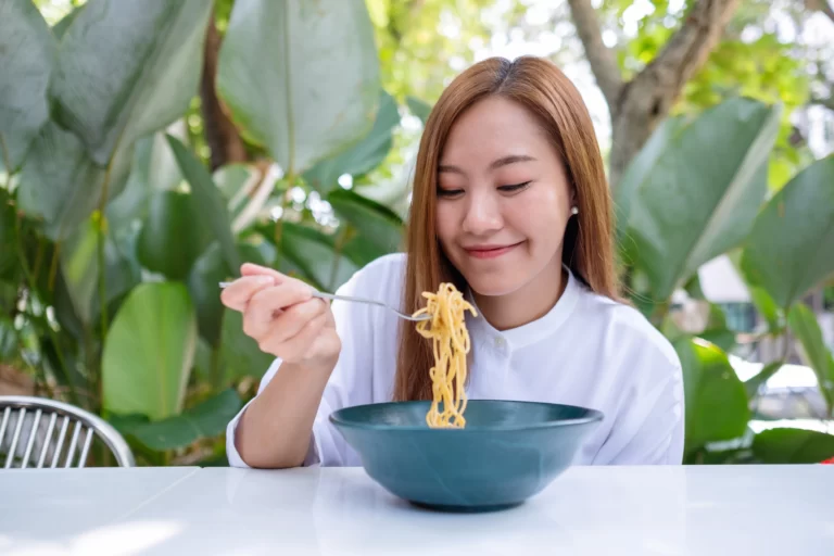 konsumsi mie instan di indonesia
